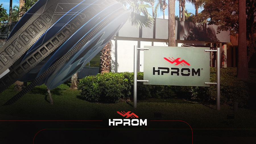 Rolo de carrier tape produzido pela HPROM sendo embalado para envio nacional a cliente com linha de montagem interna